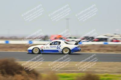 media/Jan-26-2025-CalClub SCCA (Sun) [[cfcea7df88]]/Group 1/Race/